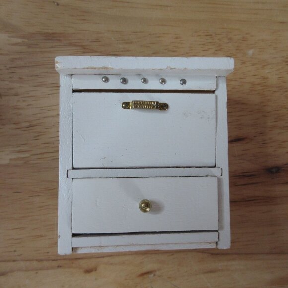 Chadwick Miller White Wooden 4pc Wooden Miniature Kitchen Set #93744 - Picture 6 of 11